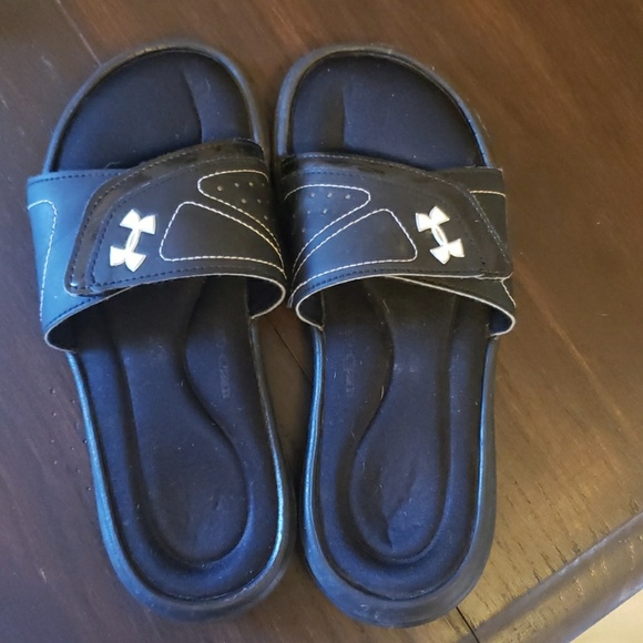 Under Armour Slides - Picture 1 of 2